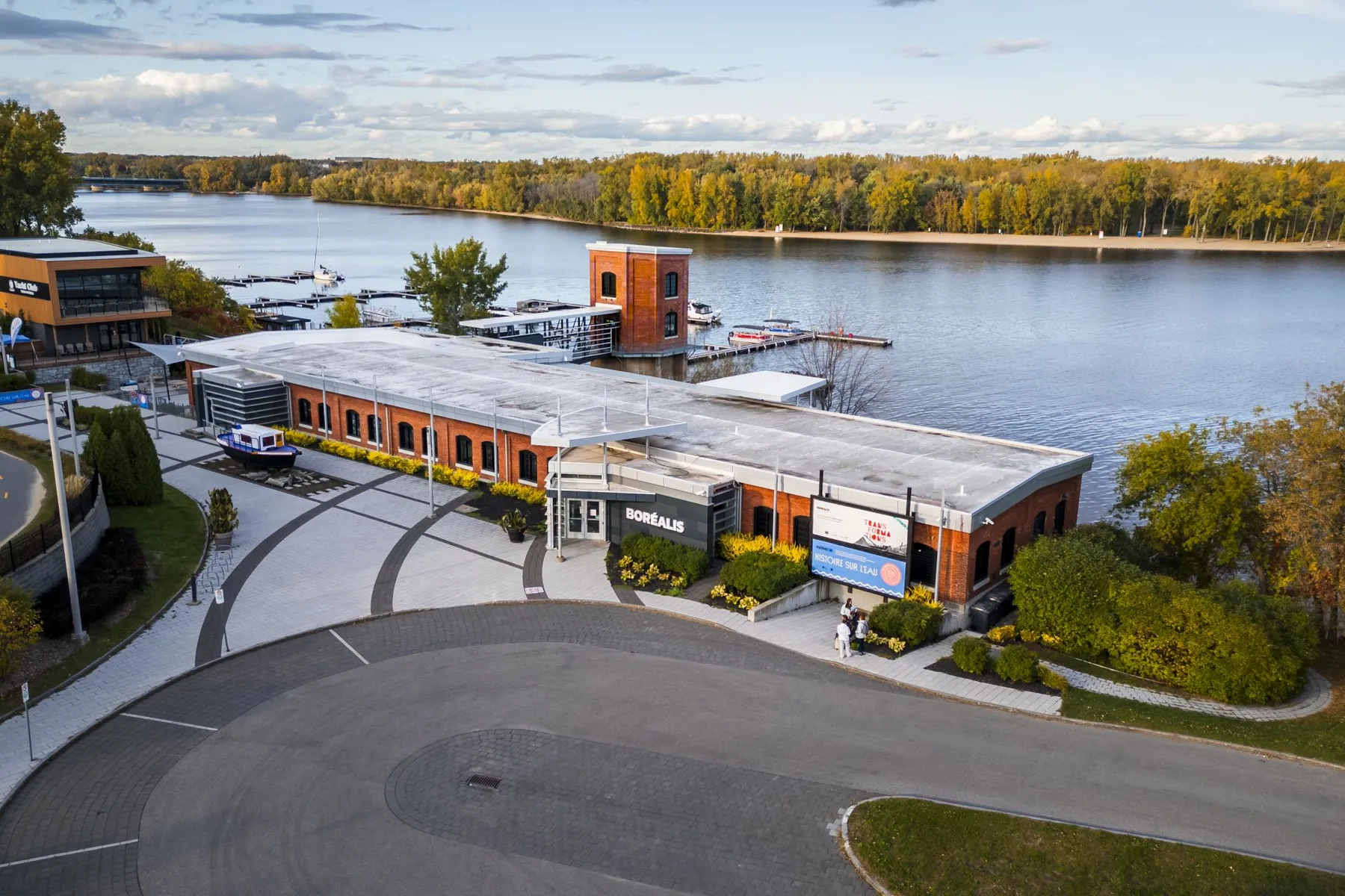 Boréalis from the air, the former filtration plant on the bank of the Saint-Maurice river